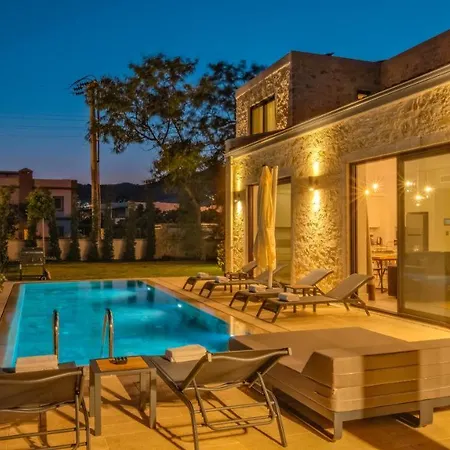 Ortakent Luxury Private With Pool 빌라 *