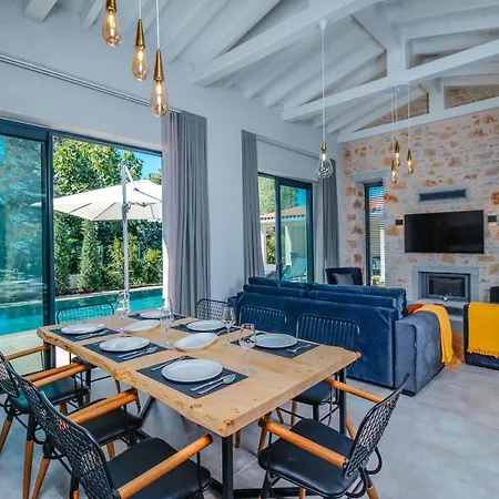 Ortakent Luxury Private With Pool 빌라
